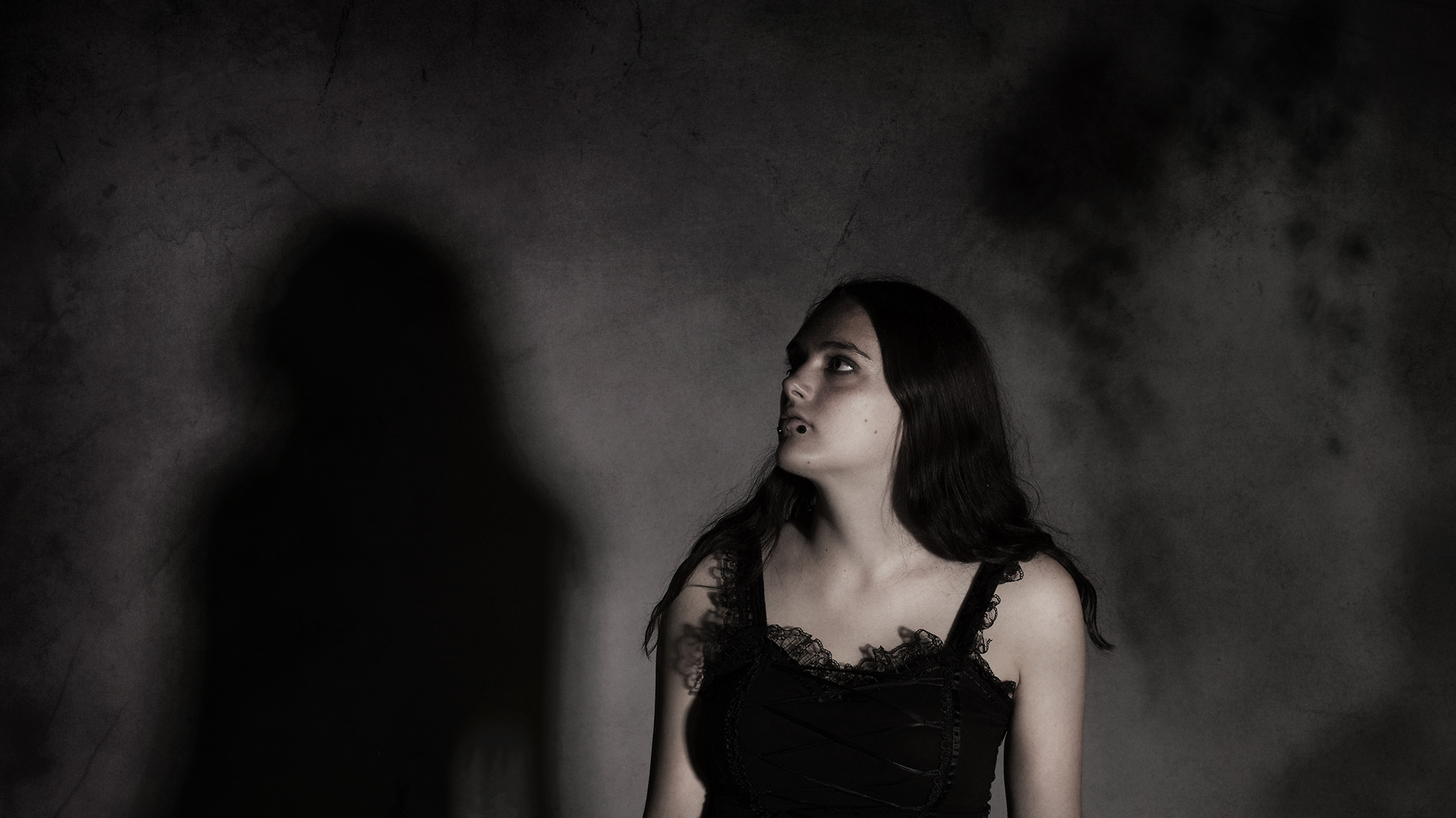 diana-marin-expressionist-horror-aesthetic-photography