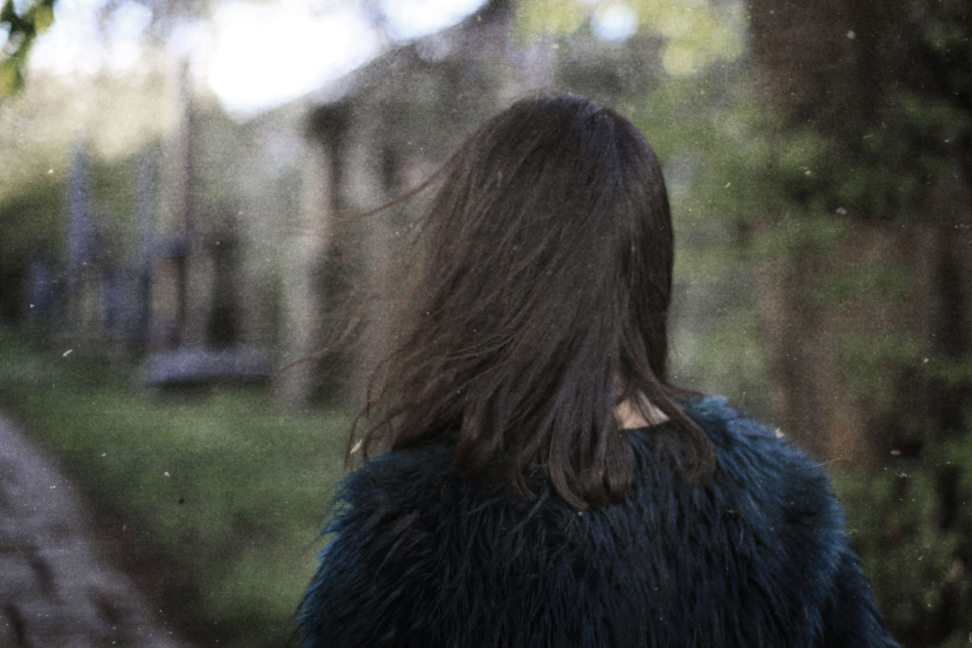girl-nature-fur-cemetery-portrait