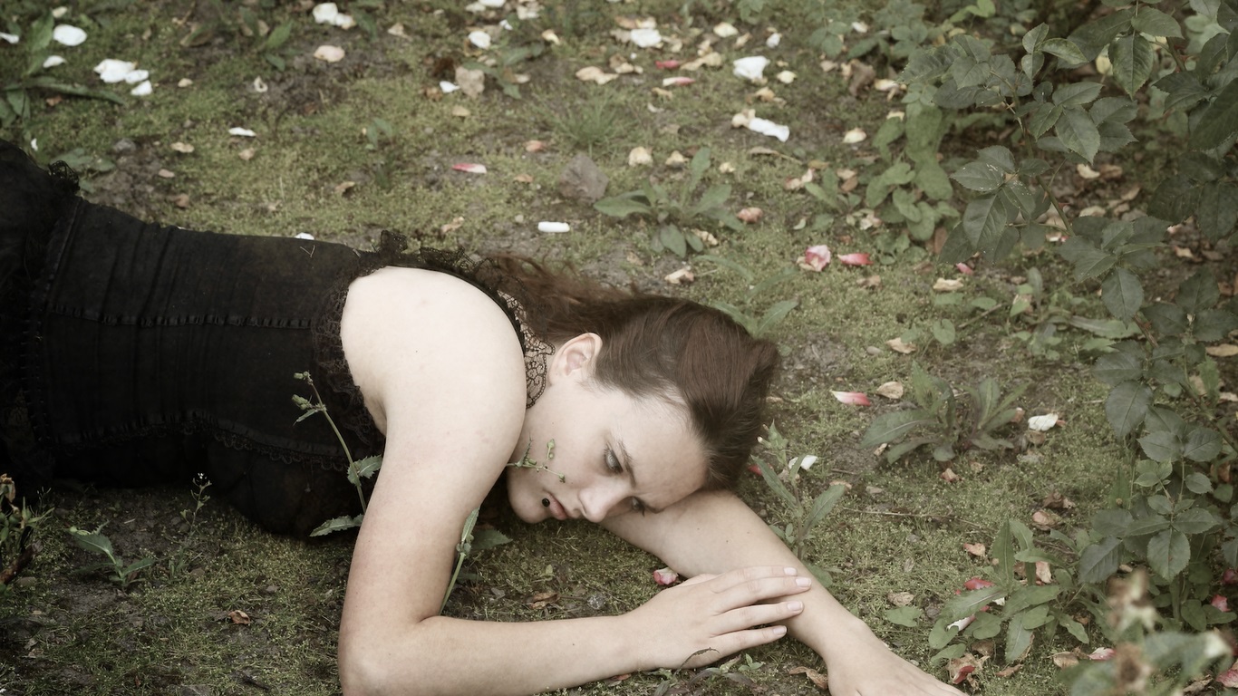 diana-marin-portrait-photography-collapsed-petals